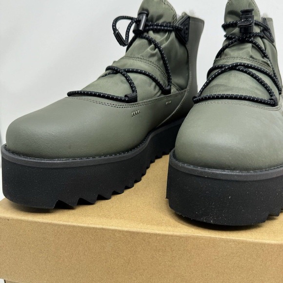 UGG Classic Rising Toggle Platform Ankle Boots SZ 9 NEW with Box - Picture 6 of 9